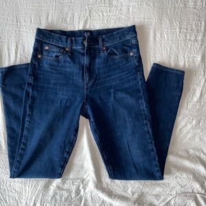 Gap True Skinny jeans